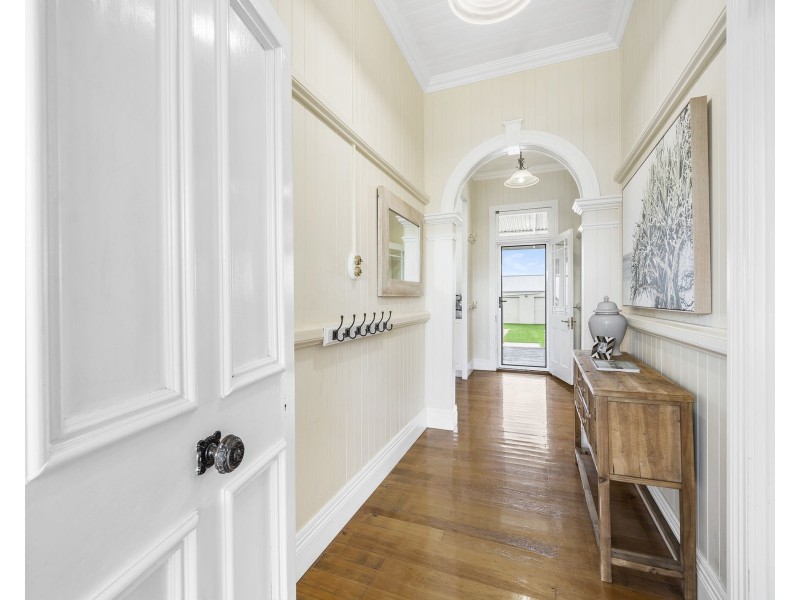 233 South Street, South Toowoomba QLD 4350