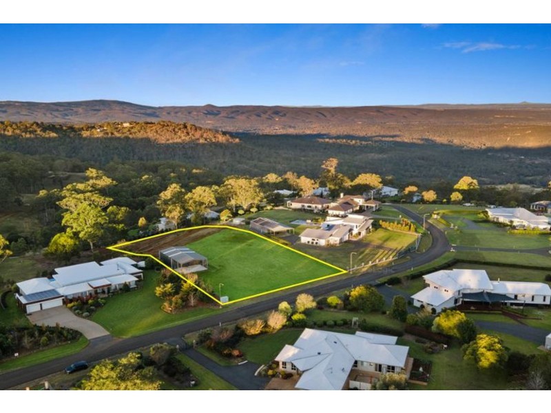 12 Bogong Court, Cabarlah QLD 4352