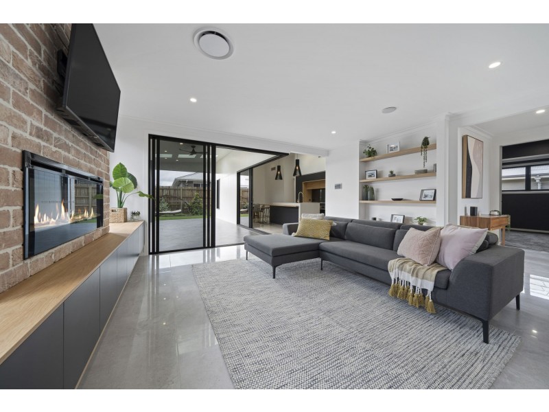 14 Carlow Lane, Middle Ridge QLD 4350