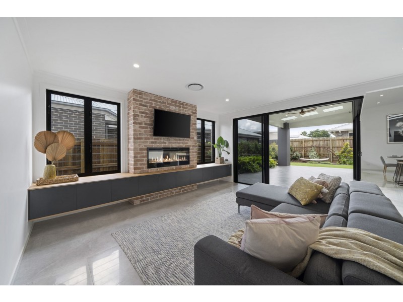 14 Carlow Lane, Middle Ridge QLD 4350