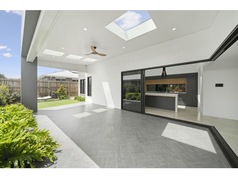 14 Carlow Lane, Middle Ridge QLD 4350