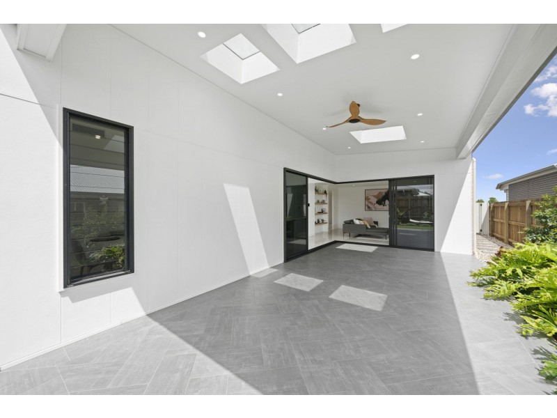 14 Carlow Lane, Middle Ridge QLD 4350