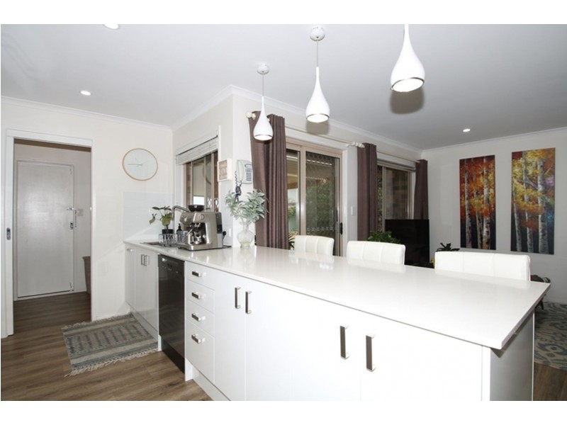 10 Poinsettia Court, Middle Ridge QLD 4350