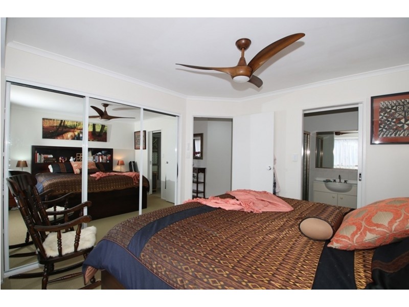 10 Poinsettia Court, Middle Ridge QLD 4350