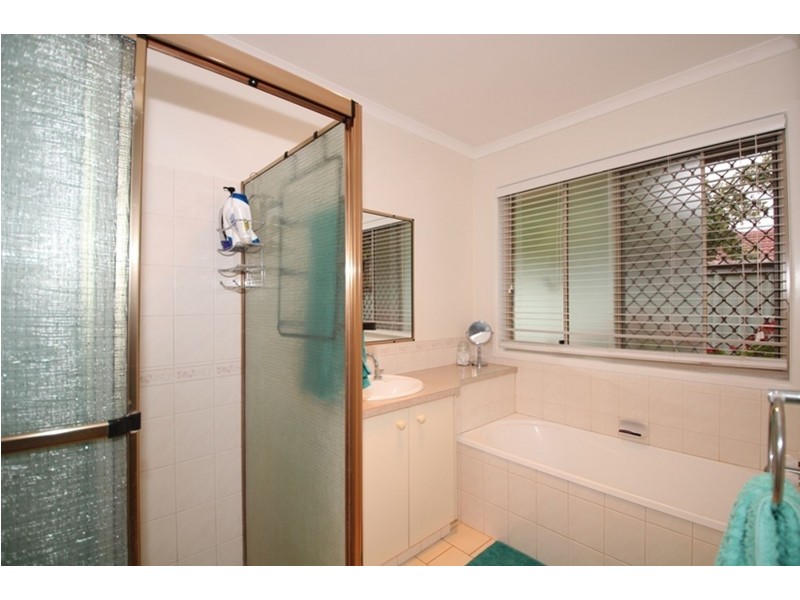 10 Poinsettia Court, Middle Ridge QLD 4350
