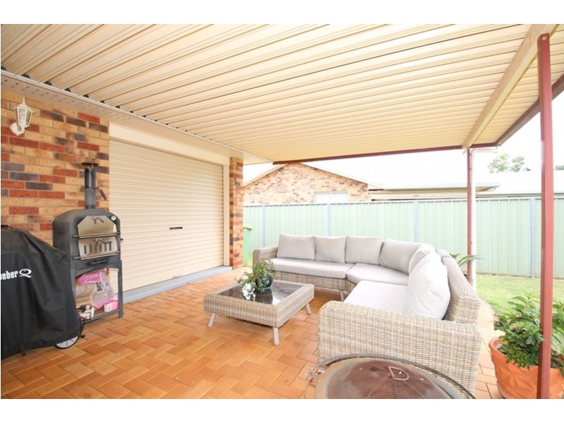 10 Poinsettia Court, Middle Ridge QLD 4350