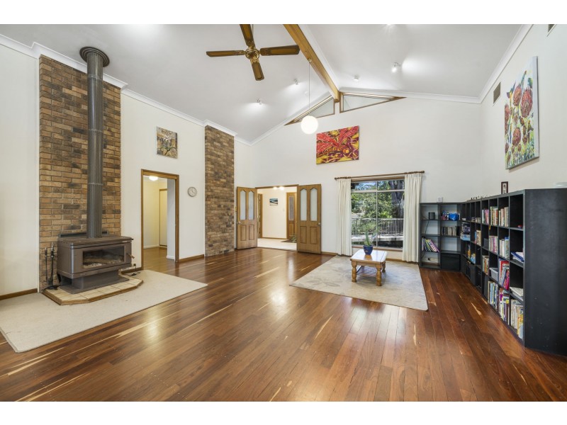 18 Merlin Court, Preston QLD 4352