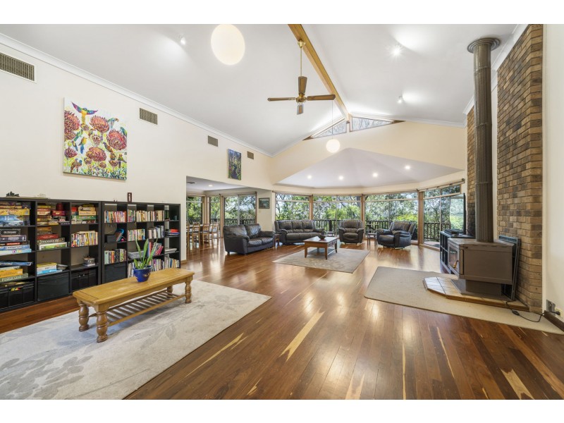 18 Merlin Court, Preston QLD 4352