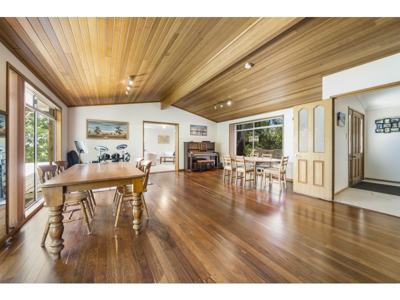 18 Merlin Court, Preston QLD 4352