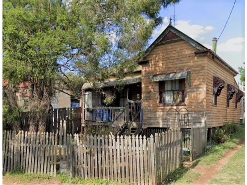 18 Gordon Street, North Toowoomba QLD 4350