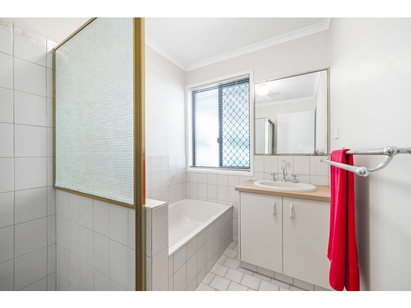 15 Irving Court, Harlaxton QLD 4350