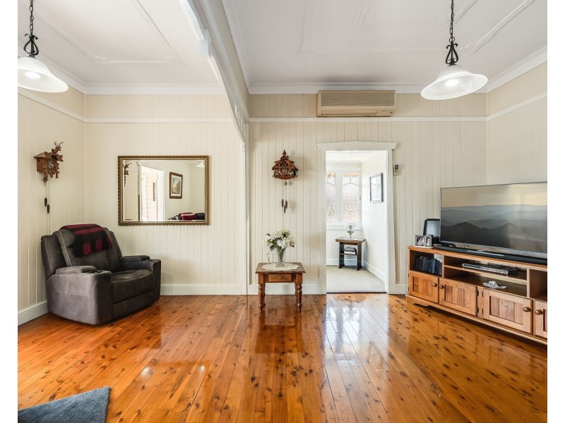 164 Taylor Street, Newtown QLD 4350