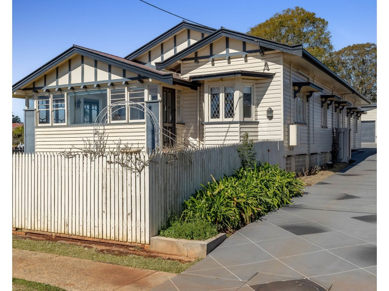 164 Taylor Street, Newtown QLD 4350