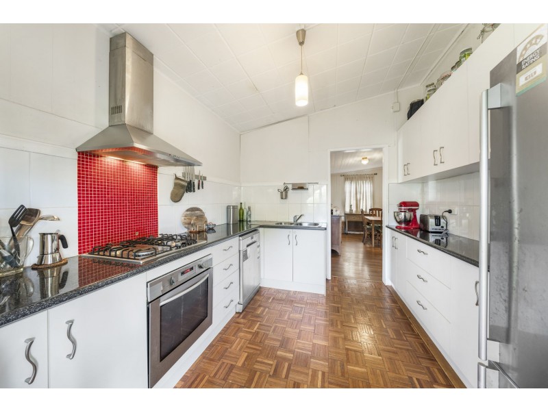 9 Lemnos Street, Harlaxton QLD 4350