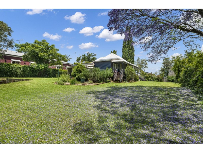 9 Lemnos Street, Harlaxton QLD 4350