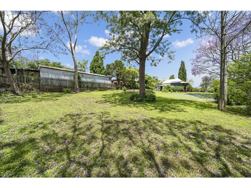 9 Lemnos Street, Harlaxton QLD 4350