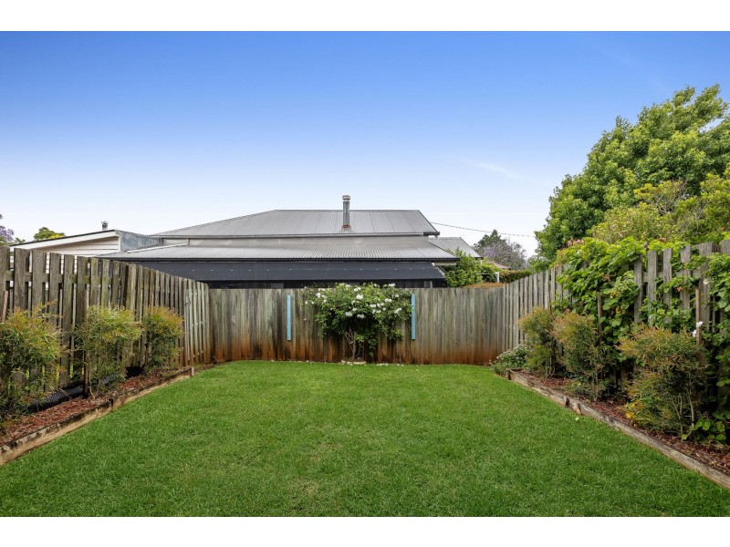 3/247 Herries Street, Newtown QLD 4350