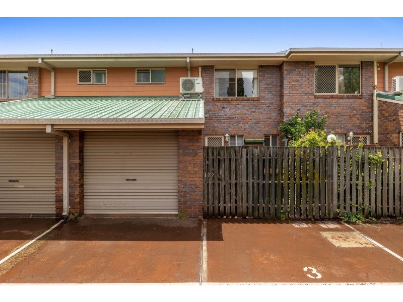 3/247 Herries Street, Newtown QLD 4350