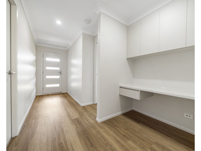 4 Clara May Street, Cotswold Hills QLD 4350