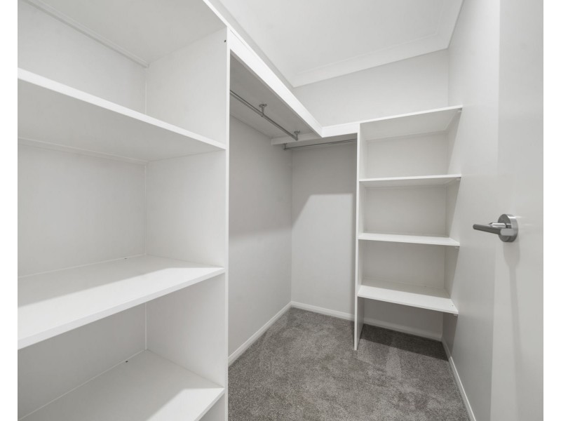 4 Clara May Street, Cotswold Hills QLD 4350