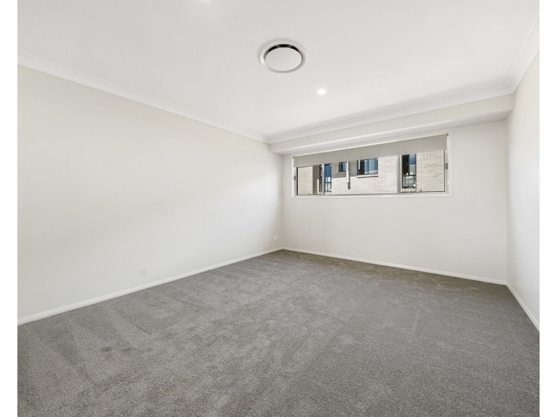 4 Clara May Street, Cotswold Hills QLD 4350