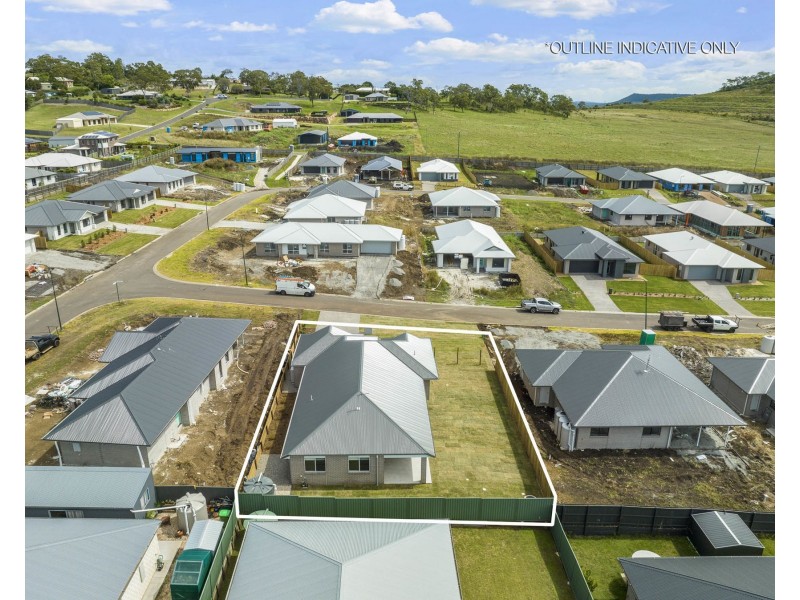 4 Clara May Street, Cotswold Hills QLD 4350