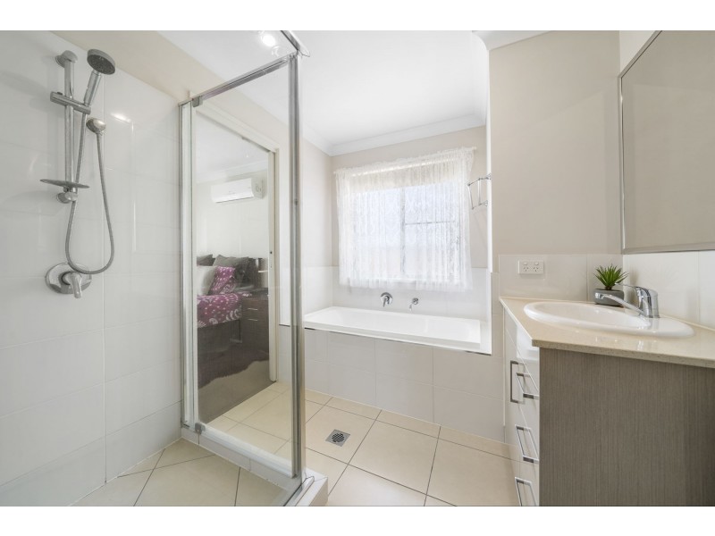 2/42 Parkview Drive, Glenvale QLD 4350