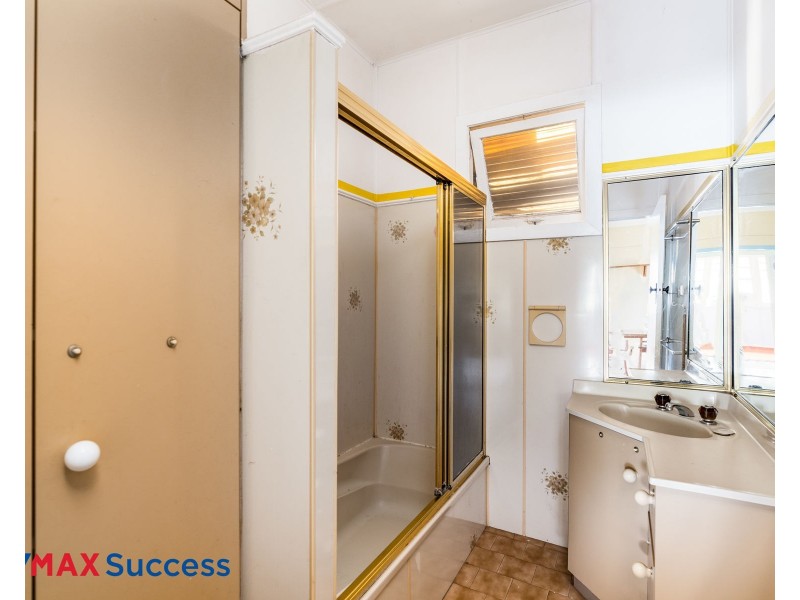 104 Drayton Road, Harristown QLD 4350