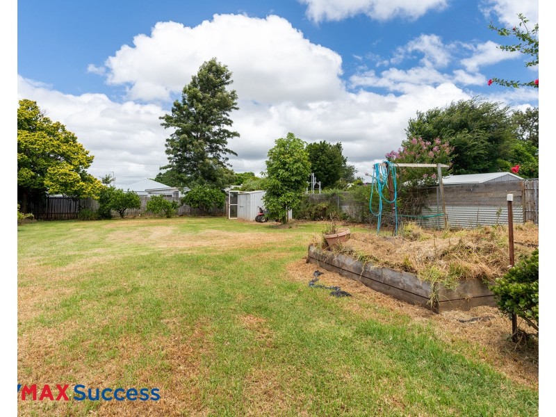 104 Drayton Road, Harristown QLD 4350