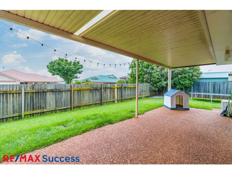 2 Deller Close, Middle Ridge QLD 4350