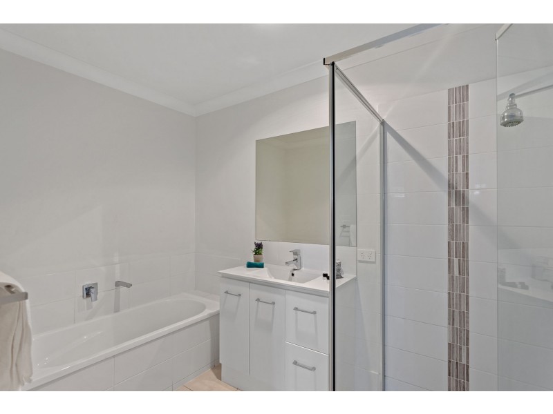 12 Glenwoods Drive, Glenvale QLD 4350