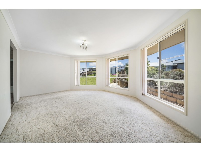 44 Barlow Street, Wilsonton QLD 4350