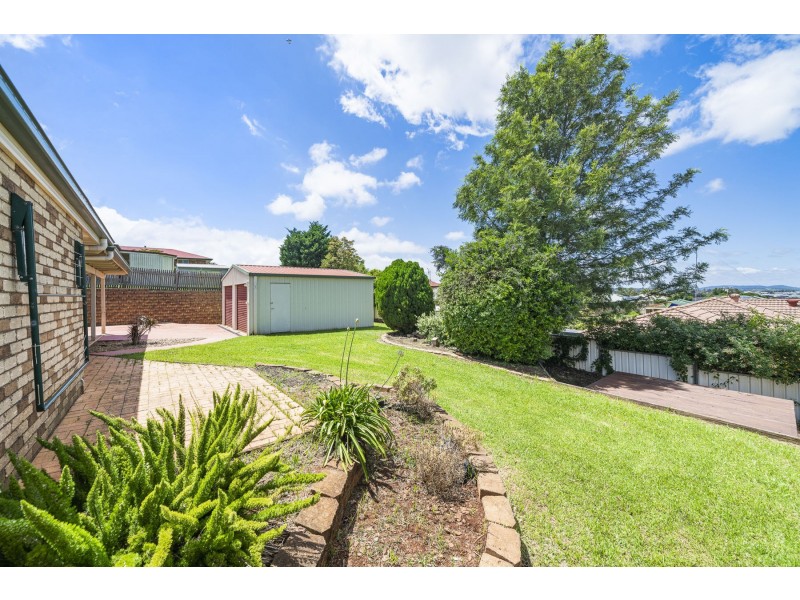 44 Barlow Street, Wilsonton QLD 4350