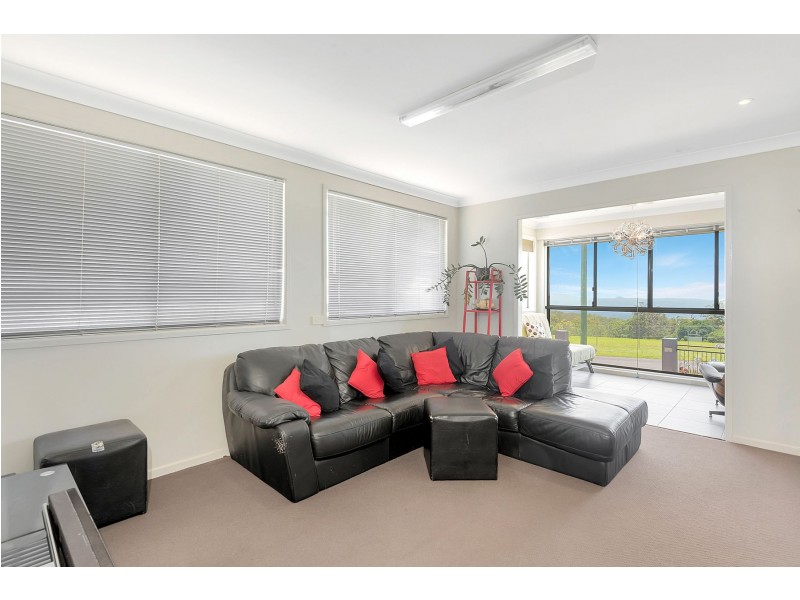 41 Martini Street, Mount Lofty QLD 4350
