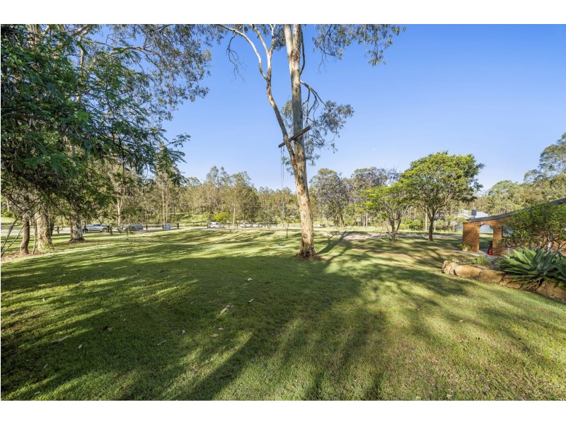 105 Koreelah Street, Upper Lockyer QLD 4352