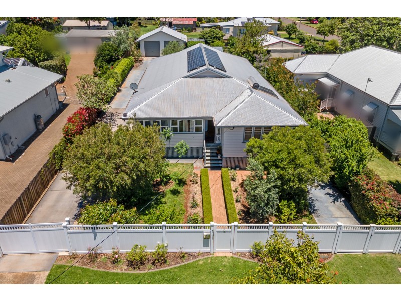 10 Horner Street, Centenary Heights QLD 4350