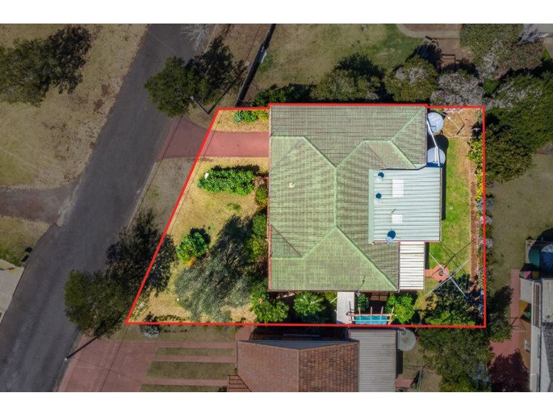 55 Martini Street, Mount Lofty QLD 4350