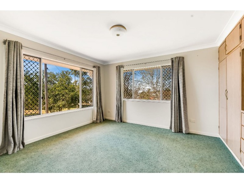 55 Martini Street, Mount Lofty QLD 4350