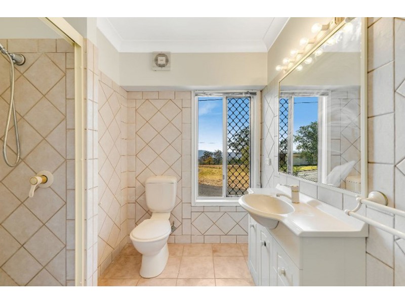 55 Martini Street, Mount Lofty QLD 4350