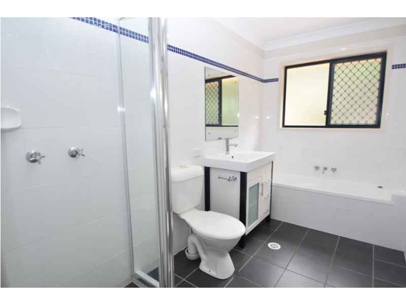 1/86C Hogg Street, Rockville QLD 4350