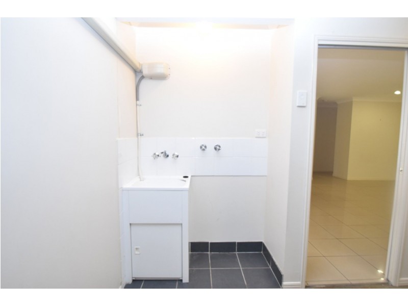 1/86C Hogg Street, Rockville QLD 4350