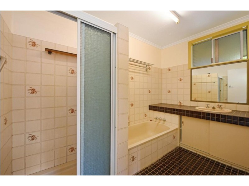 316 West Street, Kearneys Spring QLD 4350