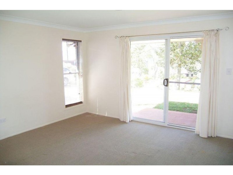 4 Hillsdale Crescent, Blue Mountain Heights QLD 4350