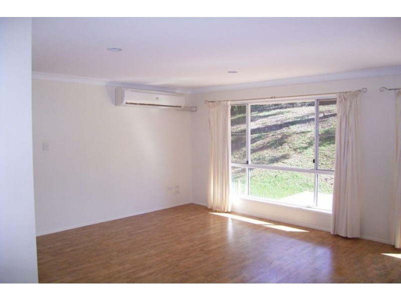 4 Hillsdale Crescent, Blue Mountain Heights QLD 4350