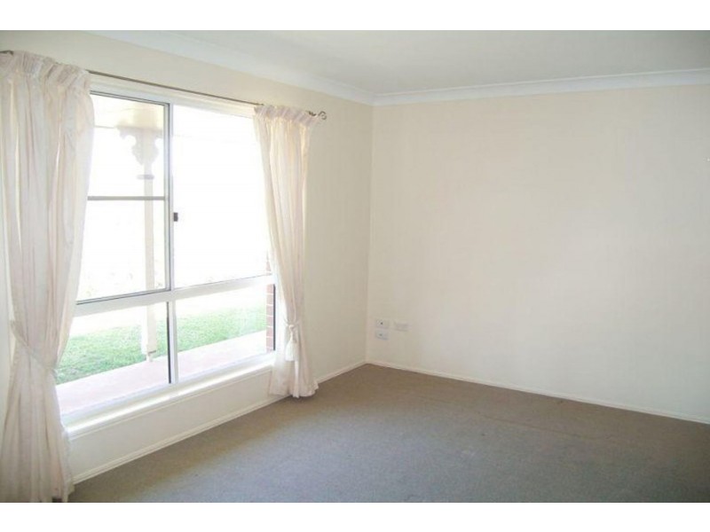 4 Hillsdale Crescent, Blue Mountain Heights QLD 4350