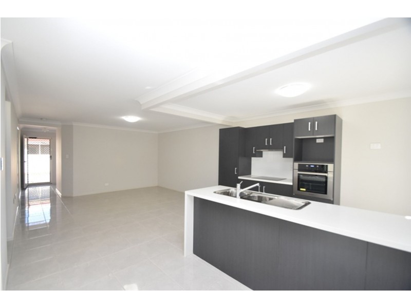 8/8 Link Street, North Toowoomba QLD 4350