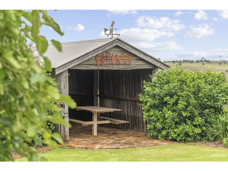 223 Love Road, Wyreema QLD 4352