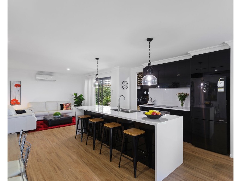 227 New England Highway, Harlaxton QLD 4350