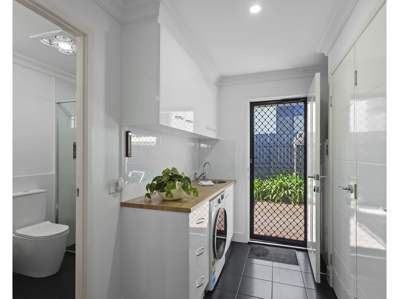 227 New England Highway, Harlaxton QLD 4350