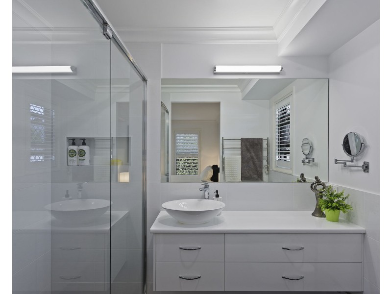 227 New England Highway, Harlaxton QLD 4350